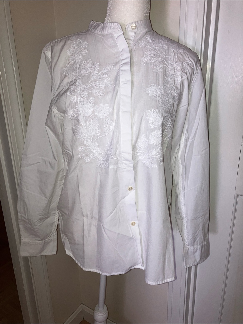 Ralph Lauren White Embroidered Mandarin-Collar 100% cotton blouse like new M